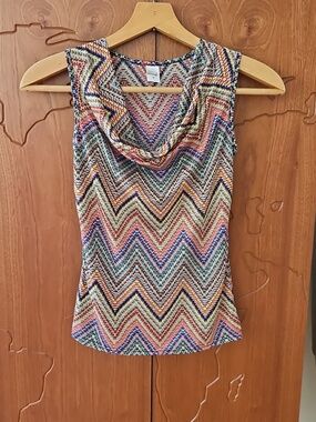 Sleeveless Cowl Neck Chevron Print Top - Multi